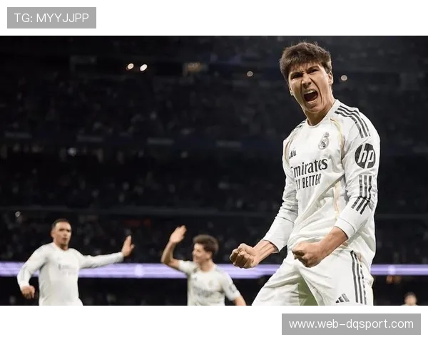 皇马豪取联赛8连胜，登顶积分榜领先巴萨2分