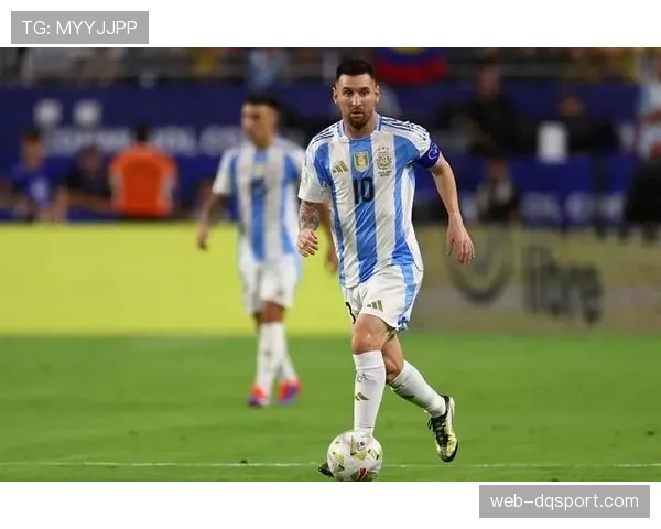 赛前新闻发布会,斯卡洛尼确认梅西将在对阵乌拉圭的友谊赛中首发